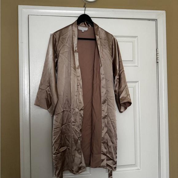 Revelry Getting Ready Satin Robe - Gold Champagne - Picture 2 of 5